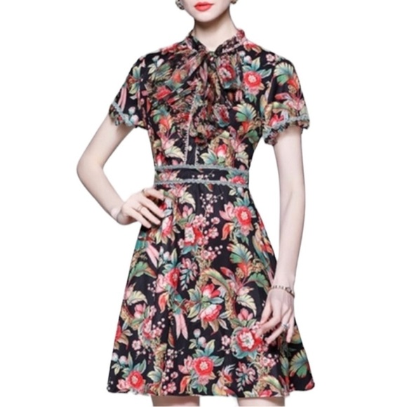 DALIA MACPHEE Short Sleeve Tie Neck Floral Mini Dress with Lace Trim - Picture 2 of 14